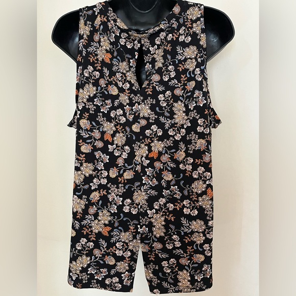 Vince Camuto Sleeveless Blouse - Picture 2 of 3